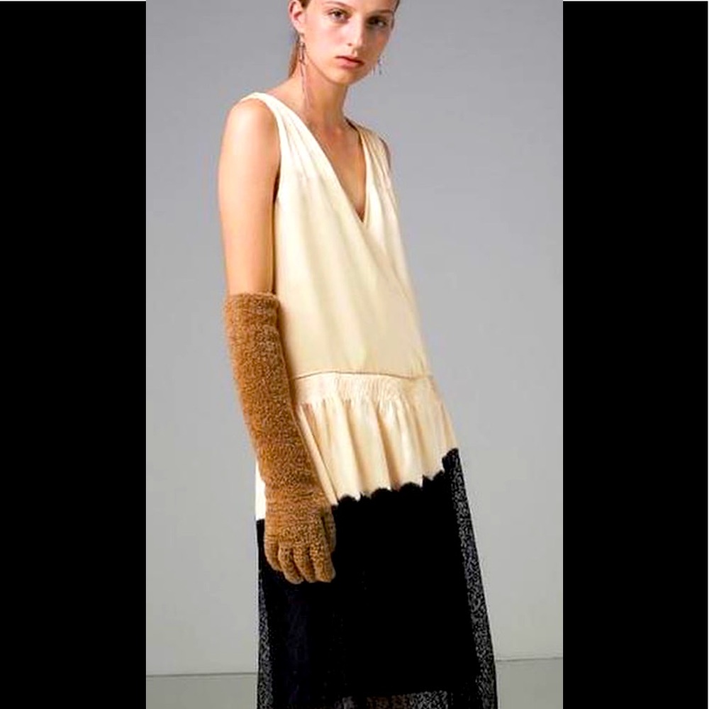 Burberry off white silk top with lace bottom half , super light dress size 8NWT